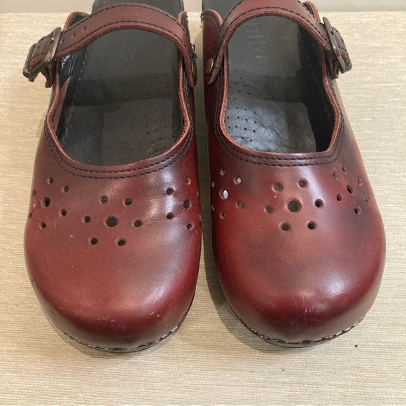 SANITA Sz 41 Professional Slip On Leather Perforated Toe Cap Comfort Clog Mules - Picture 8 of 15